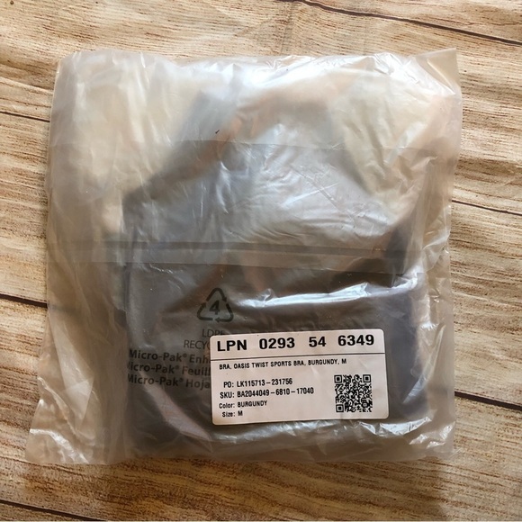 Oasis Twist Built In Bra Tank - Picture 5 of 6